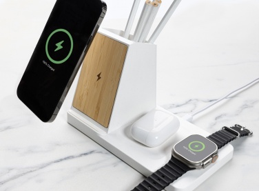 Logotrade Geschäftsgeschenke das Foto: Ontario 15W 3-in-1 Charger aus RCS rec. Kunststoff & Bambus