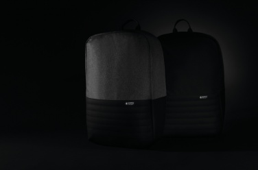 Logotrade Firmengeschenke das Foto: Swiss Peak AWARE™ Anti-Theft-RFID 15.6"-Laptop-Rucksack
