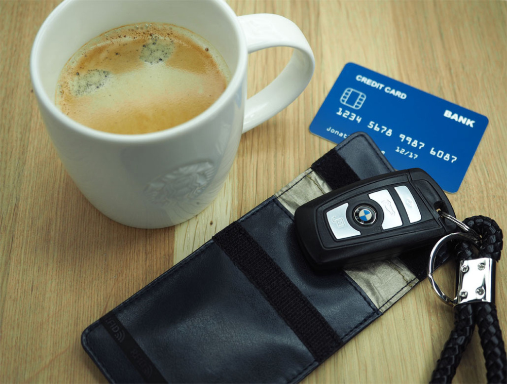 Logo trade promotional giveaways image of: RFID Signal Blocking case 1222119