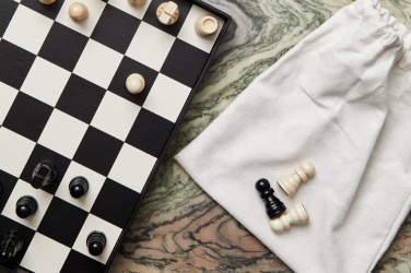 Logo trade ärikingi pilt: VINGA Chess kohvilauamäng