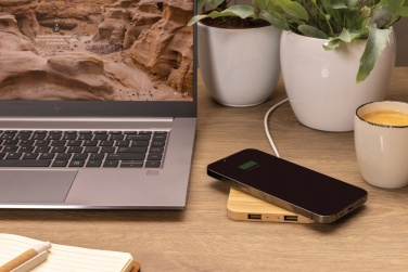 Logotrade reklaamkingid pilt: Bambusest 10 W juhtmevaba laadija USB-ga
