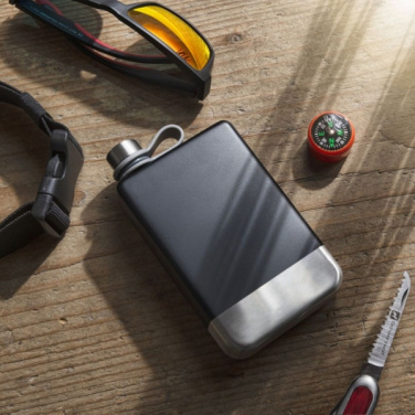 Logo trade ärikingitused foto: Plaskuga komplekt TAHAT Schwarzwolf