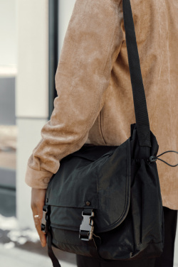 Logotrade mainoslahjat ja liikelahjat tuotekuva: KENTO URBAN RCS rNylon 15,6 tuuman olkalaukku