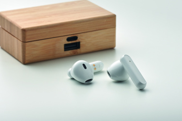 Лого трейд pекламные cувениры фото: TWS earbuds in bamboo case