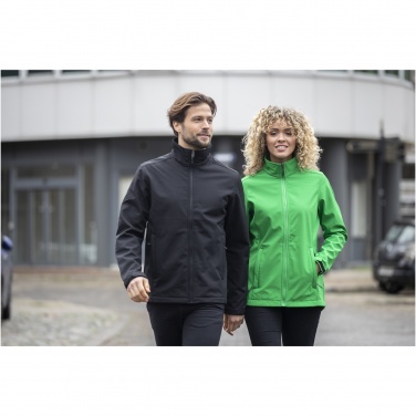 Logotrade reklamprodukter bild: Maxson softshelljacka män