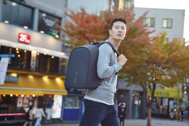 Logotrade kampanjprodukter bild: Bobby Hero XL, stöldskyddad ryggsäck