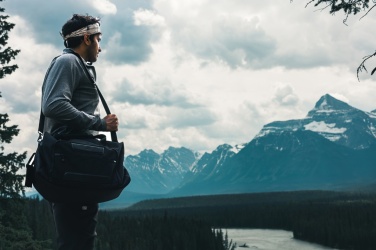 Logotrade presentreklam bild: Swiss Peak AWARE™ RPET Voyager weekendväska