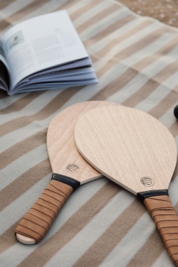Logotrade presentreklam bild: Vinga Colos strandtennisspel