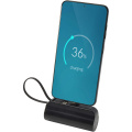 Alnair 5 000 mAh 10 W Type-C powerbank av återvunnen plast med inbyggt flipstativ och 2-i-1-kabel, Helsvart